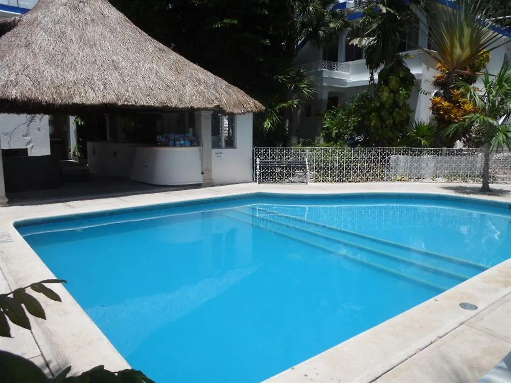 Tropical Casablanca Party Zone Hotel Playa del Carmen México