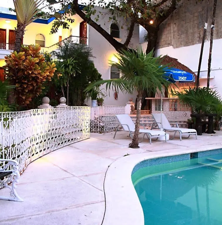 Tropical Casablanca Party Zone Hotel Playa del Carmen